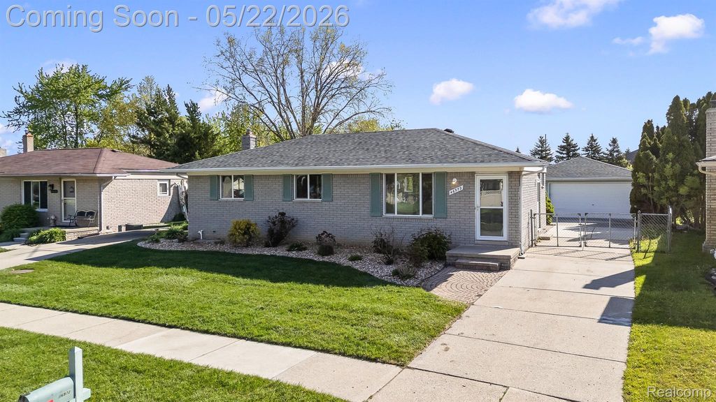 46972 McKenna Drive, Macomb Township, MI 48044
