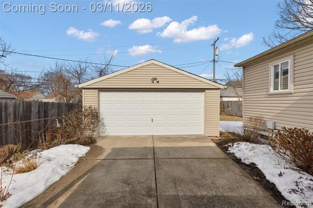 1851 Moorhouse Street, Ferndale, MI 48220