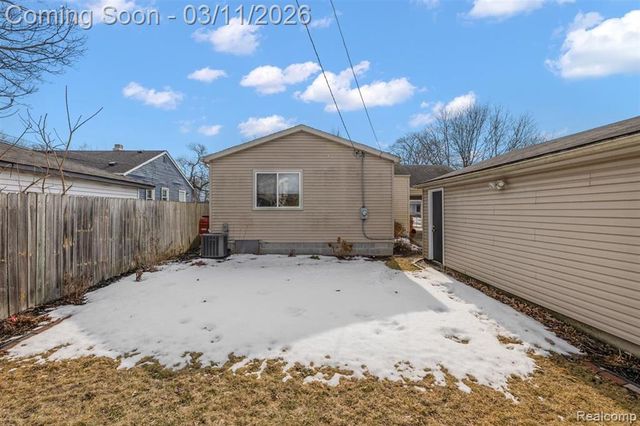 1851 Moorhouse Street, Ferndale, MI 48220