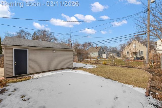 1851 Moorhouse Street, Ferndale, MI 48220