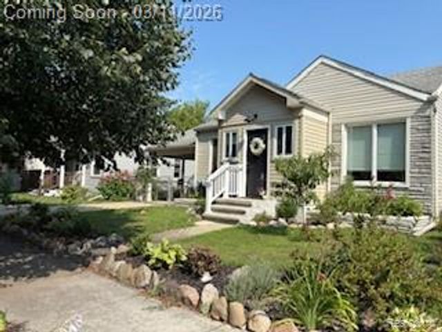 1851 Moorhouse Street, Ferndale, MI 48220