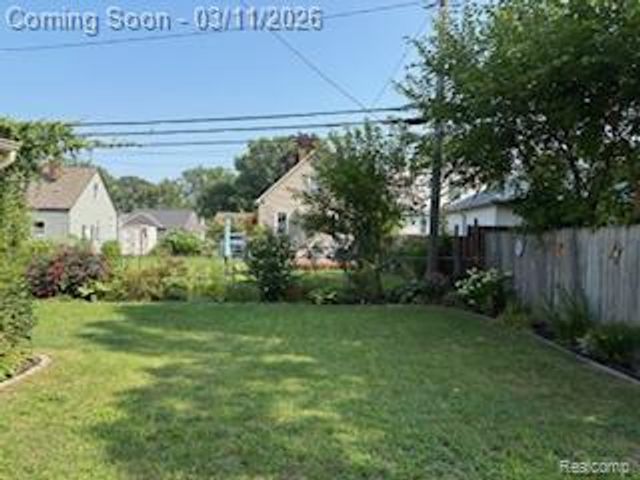 1851 Moorhouse Street, Ferndale, MI 48220