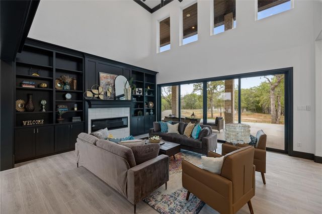 124 Cote D Azur Drive, Chico, TX 76431