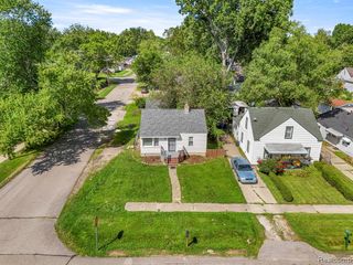 19701 Seminole, Redford, MI 48240