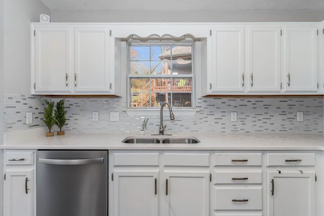 2304 Peak Hill Cv, Nashville, TN 37211