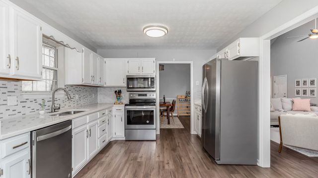 2304 Peak Hill Cv, Nashville, TN 37211