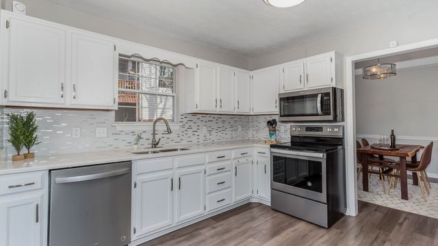 2304 Peak Hill Cv, Nashville, TN 37211