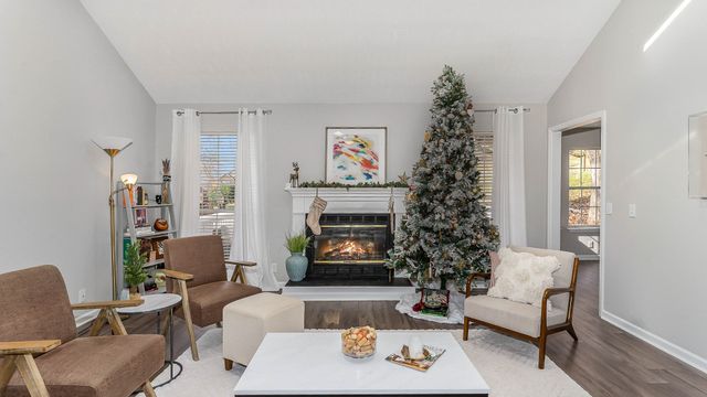 2304 Peak Hill Cv, Nashville, TN 37211