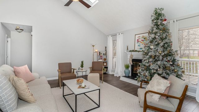 2304 Peak Hill Cv, Nashville, TN 37211