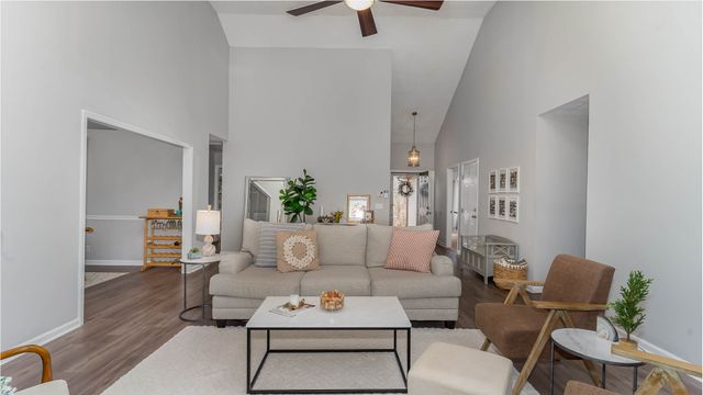 2304 Peak Hill Cv, Nashville, TN 37211