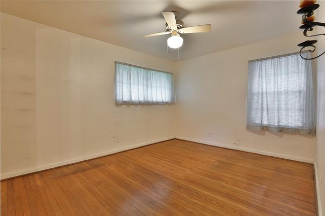 851 Sara Rose Street, Houston, TX 77018