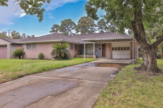 851 Sara Rose Street, Houston, TX 77018