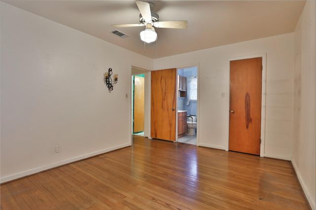 851 Sara Rose Street, Houston, TX 77018