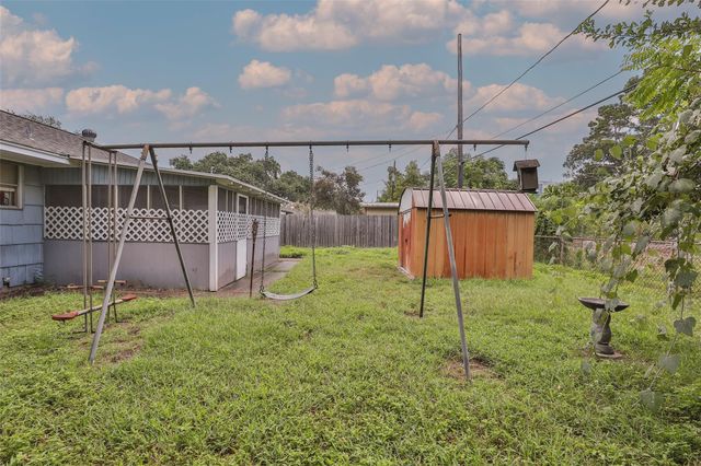 851 Sara Rose Street, Houston, TX 77018