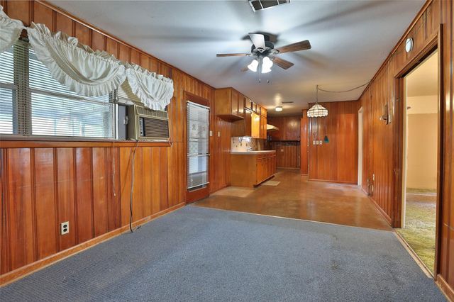 851 Sara Rose Street, Houston, TX 77018