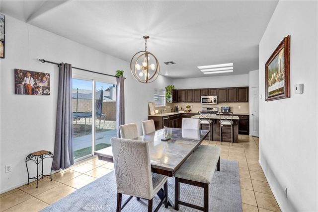 13048 Evanston, Victorville, CA 92392