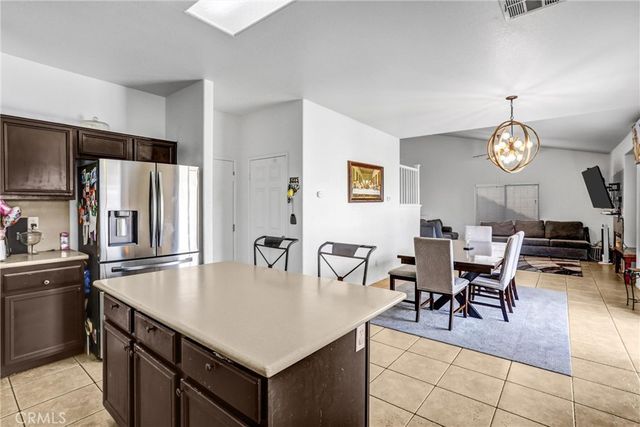 13048 Evanston, Victorville, CA 92392