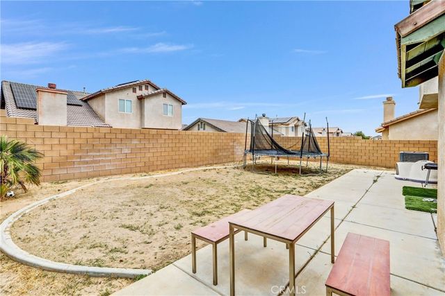 13048 Evanston, Victorville, CA 92392