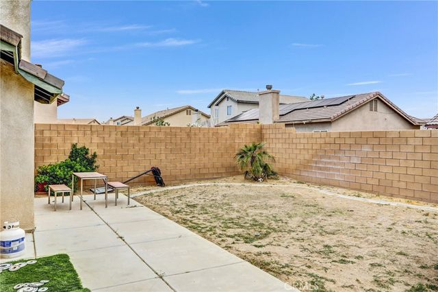 13048 Evanston, Victorville, CA 92392