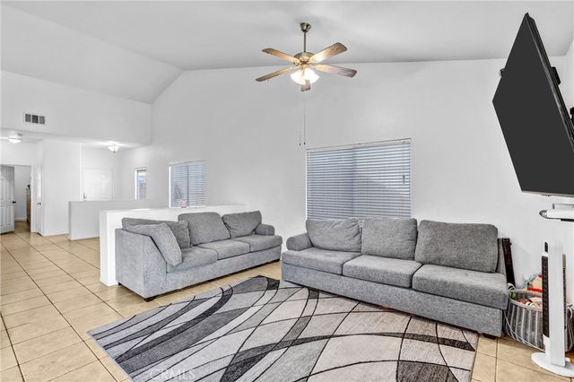 13048 Evanston, Victorville, CA 92392