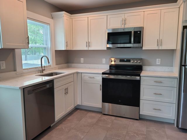 11 Maple 1, Rockland, MA 02370