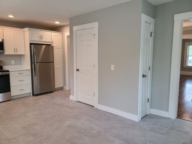 11 Maple 1, Rockland, MA 02370