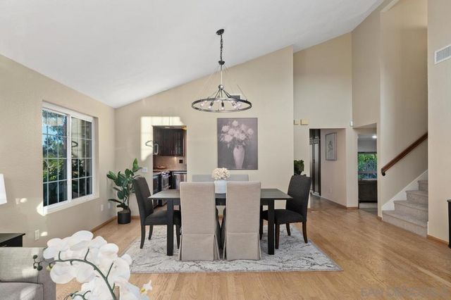 7233 Canyon Hill Ct, San Diego, CA 92126