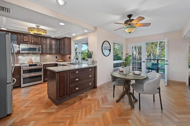 7233 Canyon Hill Ct, San Diego, CA 92126