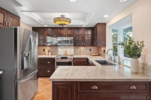 7233 Canyon Hill Ct, San Diego, CA 92126