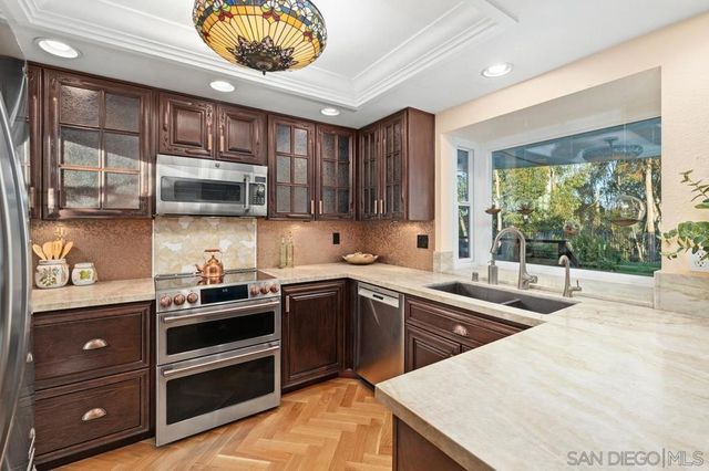 7233 Canyon Hill Ct, San Diego, CA 92126