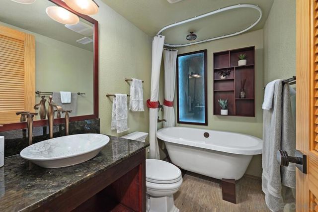 7233 Canyon Hill Ct, San Diego, CA 92126