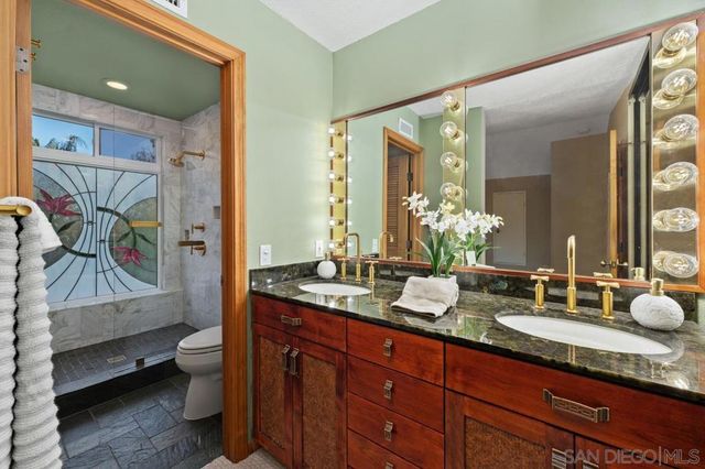 7233 Canyon Hill Ct, San Diego, CA 92126