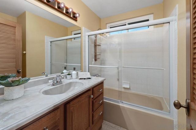 7233 Canyon Hill Ct, San Diego, CA 92126