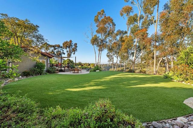 7233 Canyon Hill Ct, San Diego, CA 92126