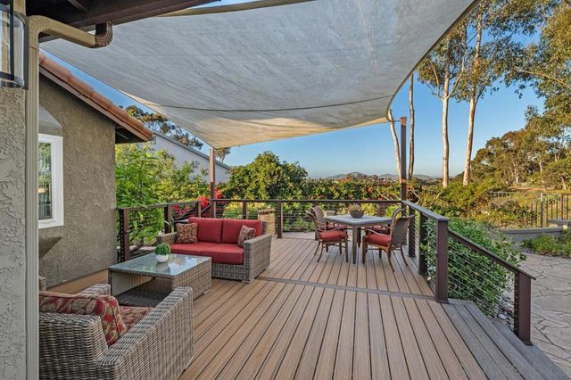 7233 Canyon Hill Ct, San Diego, CA 92126