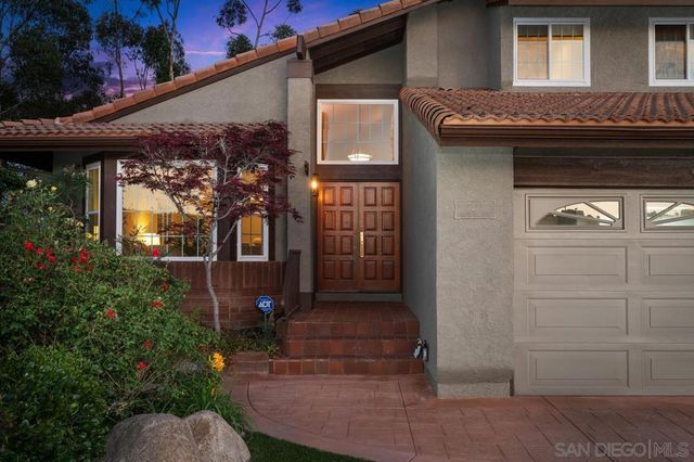 7233 Canyon Hill Ct, San Diego, CA 92126