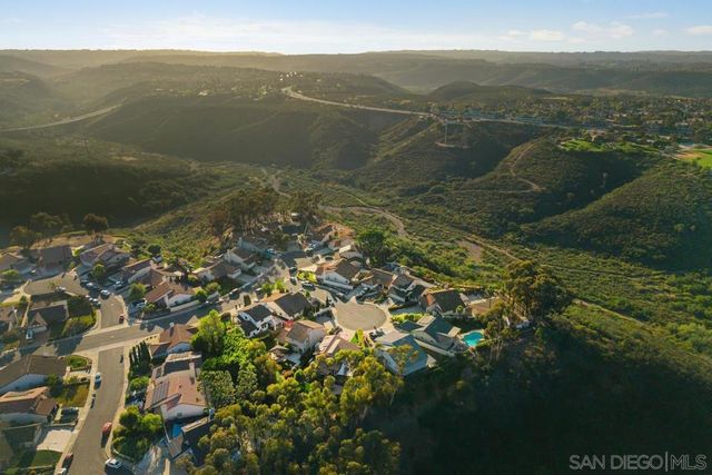 7233 Canyon Hill Ct, San Diego, CA 92126