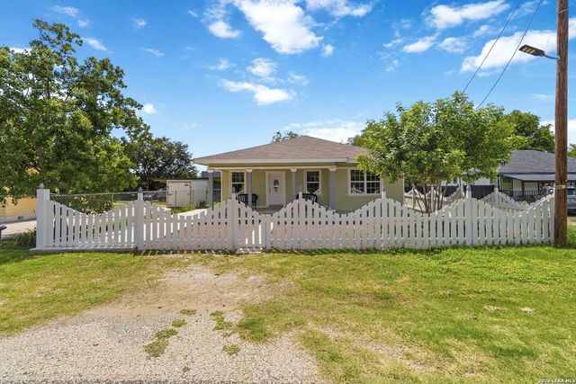 1615 Hough, Adkins, TX 78101