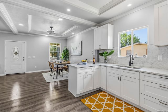 1615 Hough, Adkins, TX 78101