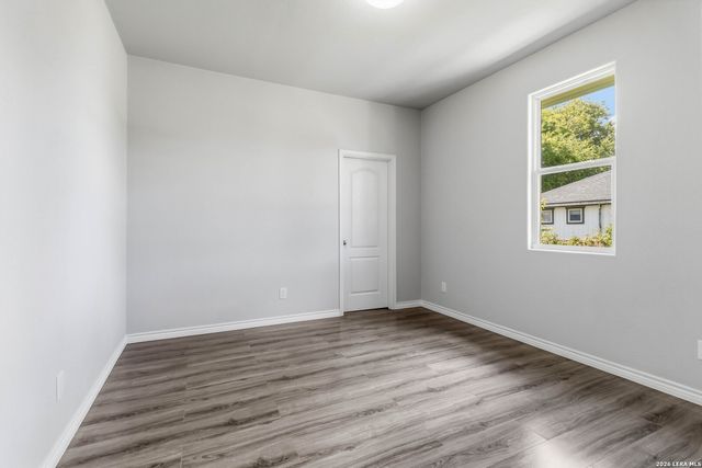 1615 Hough, Adkins, TX 78101