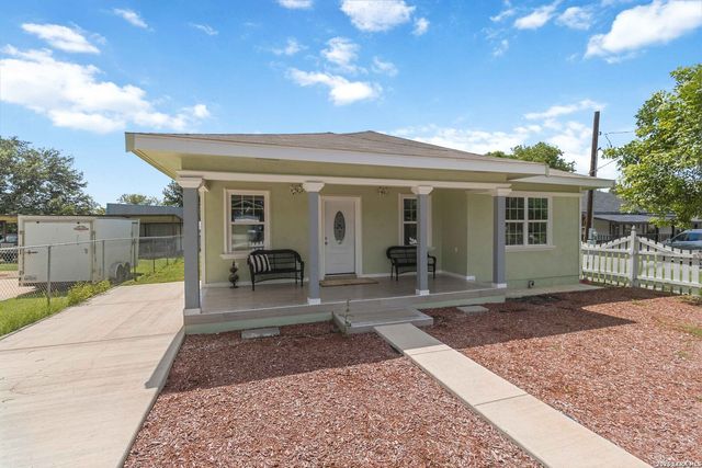 1615 Hough, Adkins, TX 78101