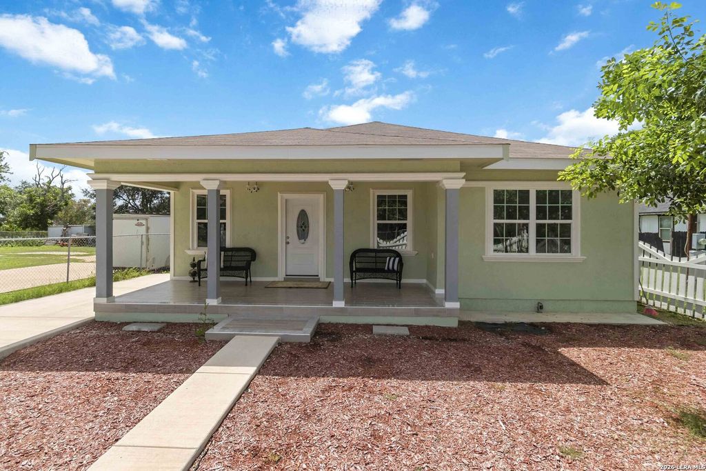 1615 Hough, Adkins, TX 78101