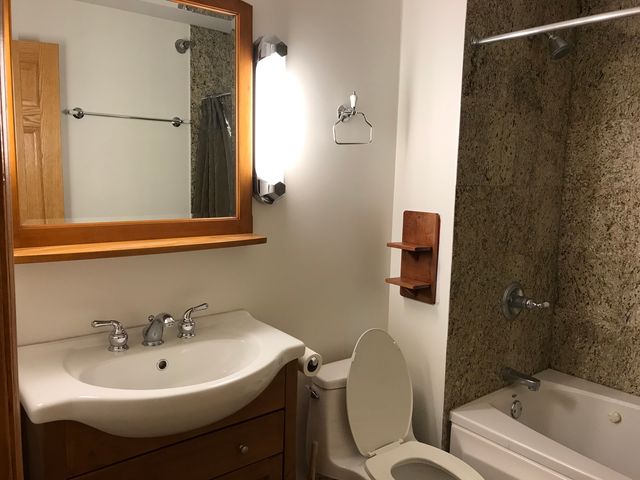 195 N HARBOR Drive 207, Chicago, IL 60601