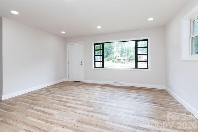 258 New Leicester Highway, Asheville, NC 28806