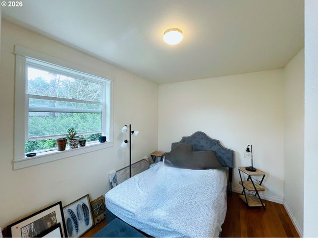 335 Sw SOUTH POINT St, Depoe Bay, OR 97341