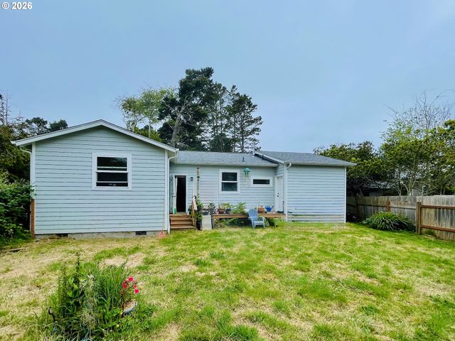 335 Sw SOUTH POINT St, Depoe Bay, OR 97341