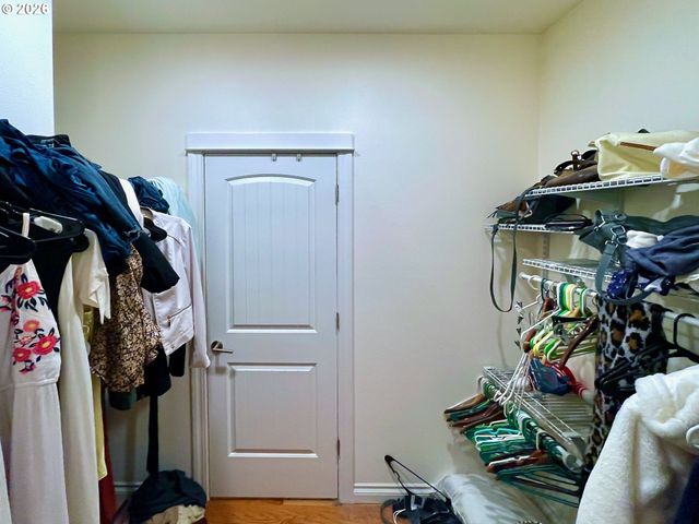 335 Sw SOUTH POINT St, Depoe Bay, OR 97341