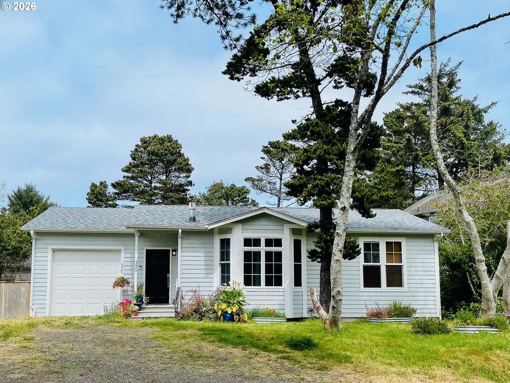335 Sw SOUTH POINT St, Depoe Bay, OR 97341