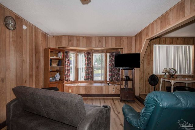 4361 W Avenida De Golf, Pace, FL 32571