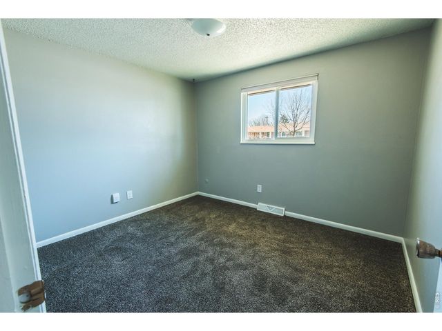 1013 Jennifer Dr, Loveland, CO 80537